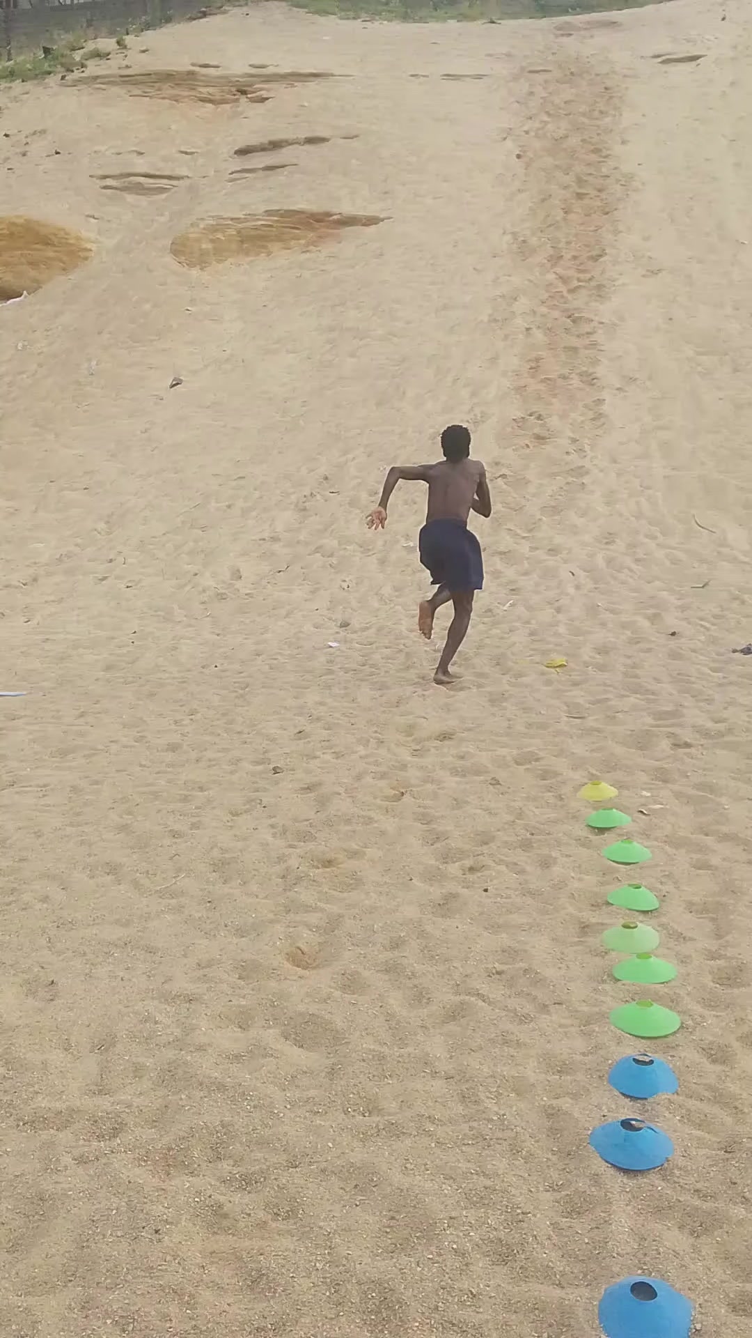 @itz bolomson footballer