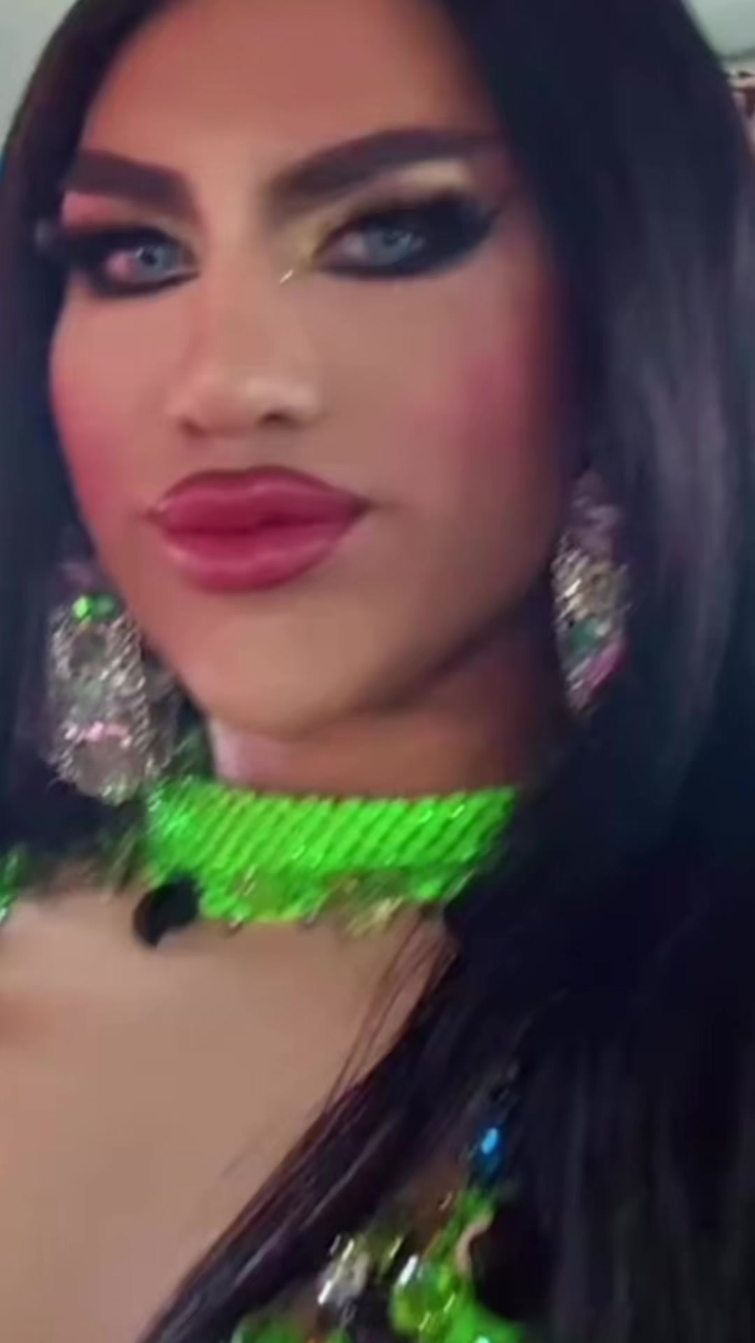 @R U D Y R E Y E S