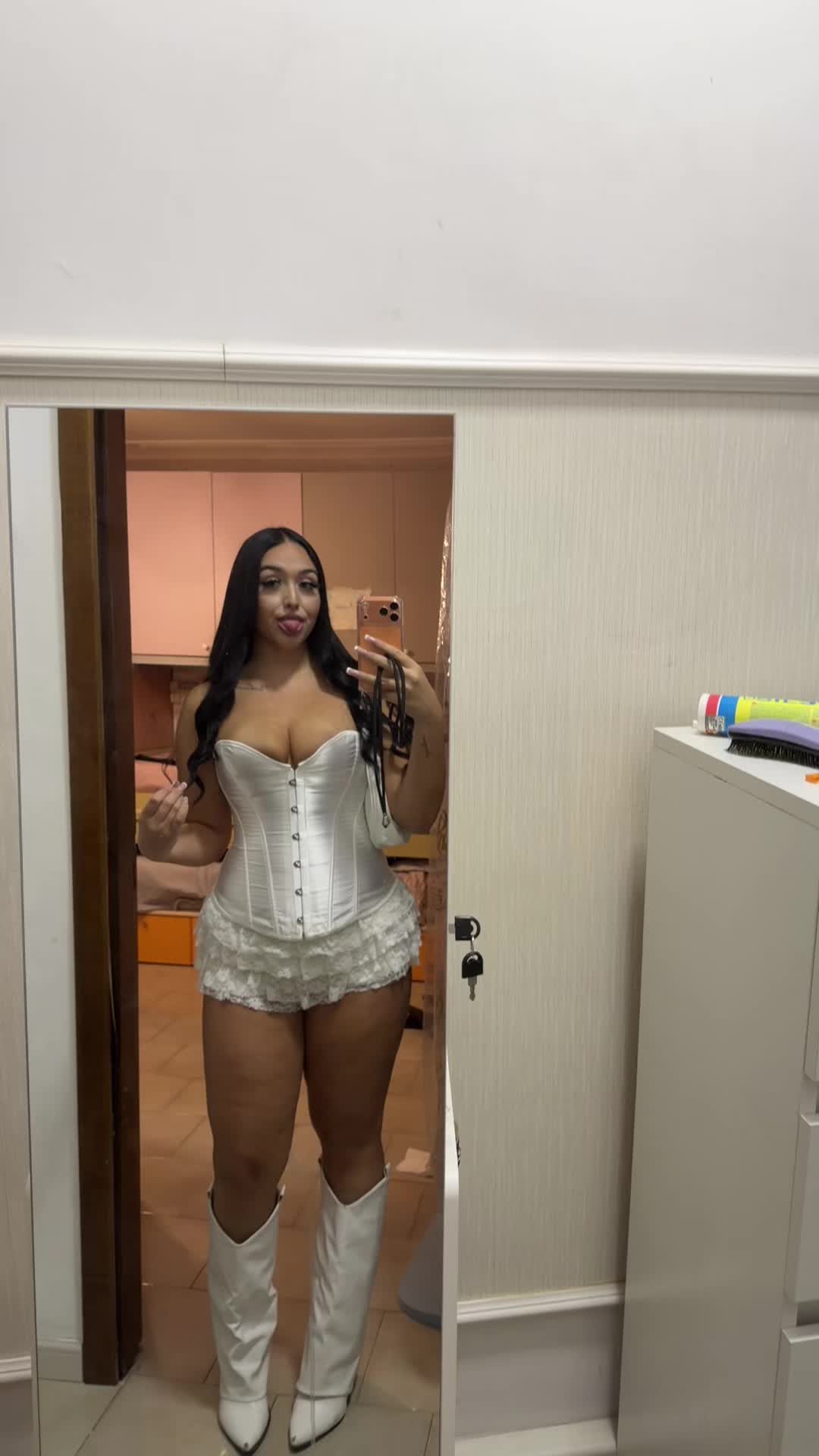 @letiros_