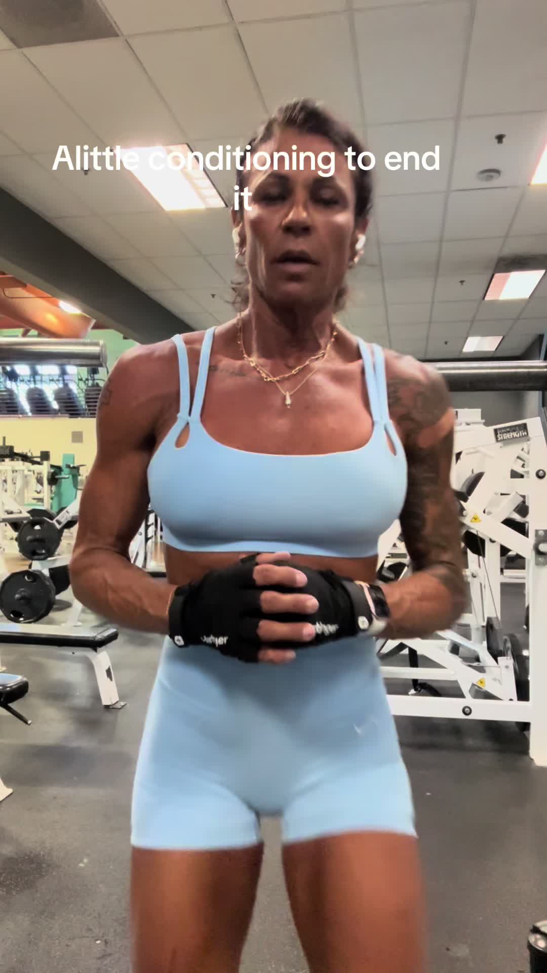 @LisaTidwell_fitafter50