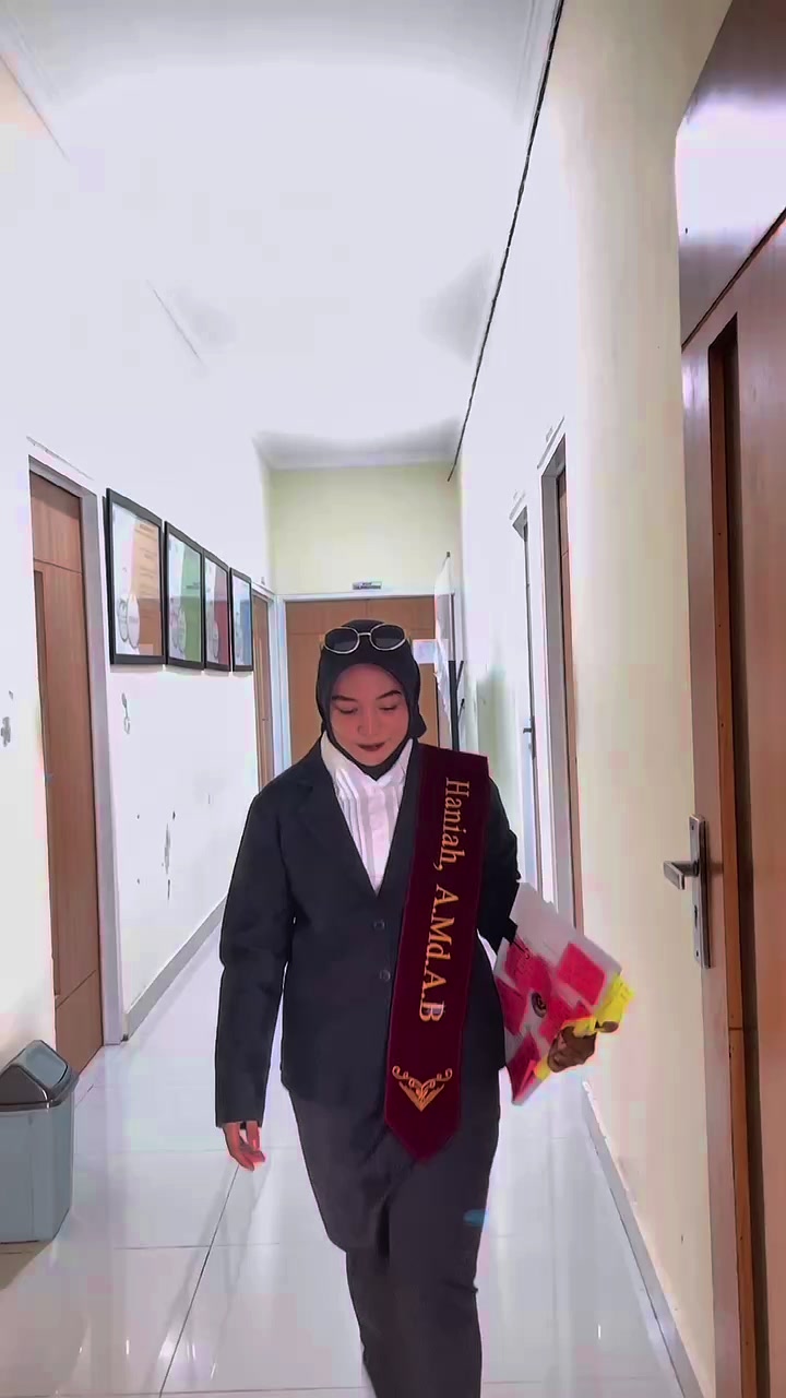 @Niyaa