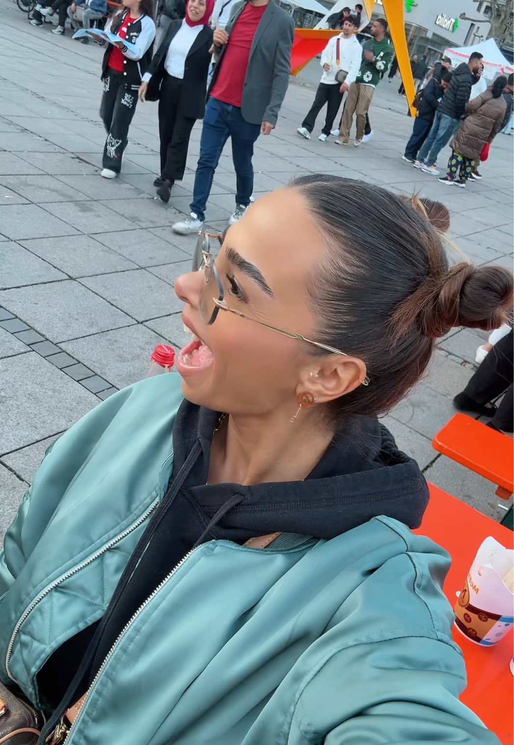 @BIENENKÖNIGIN🐝