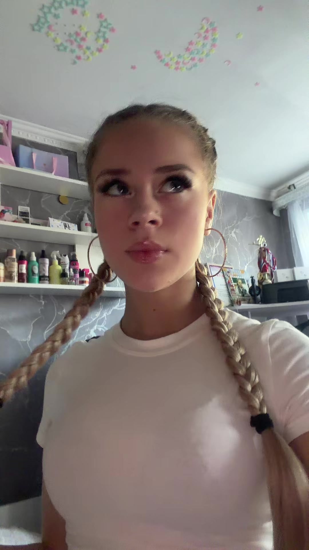 @никааа🪽