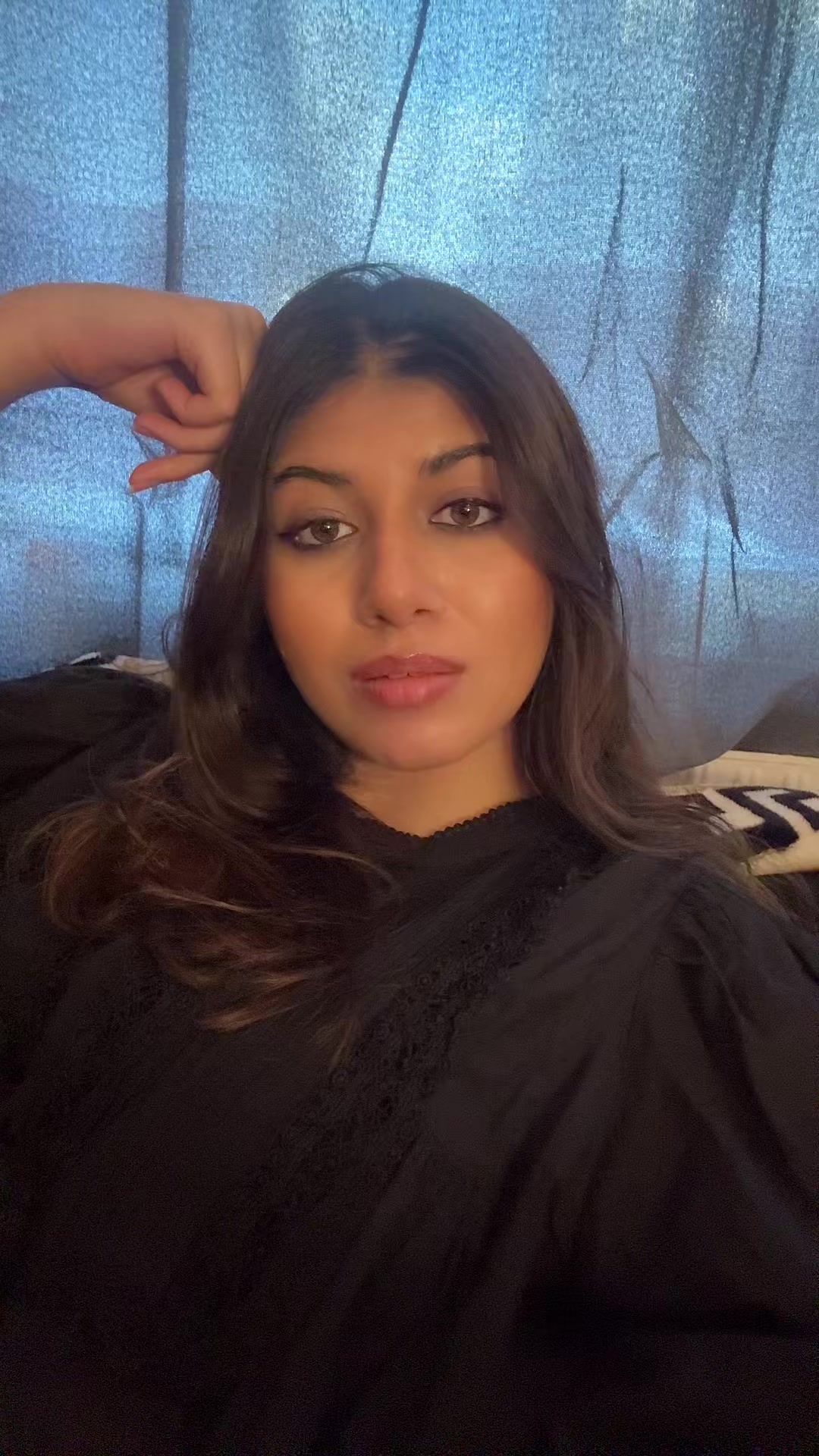 @<3