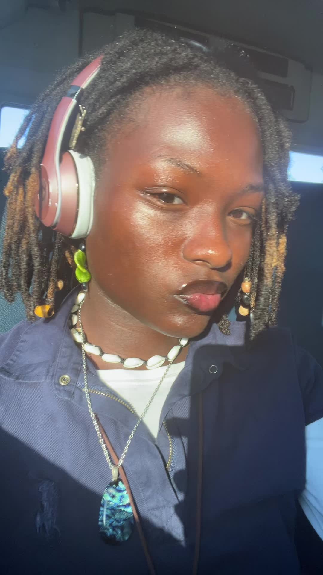 @🫶🏾