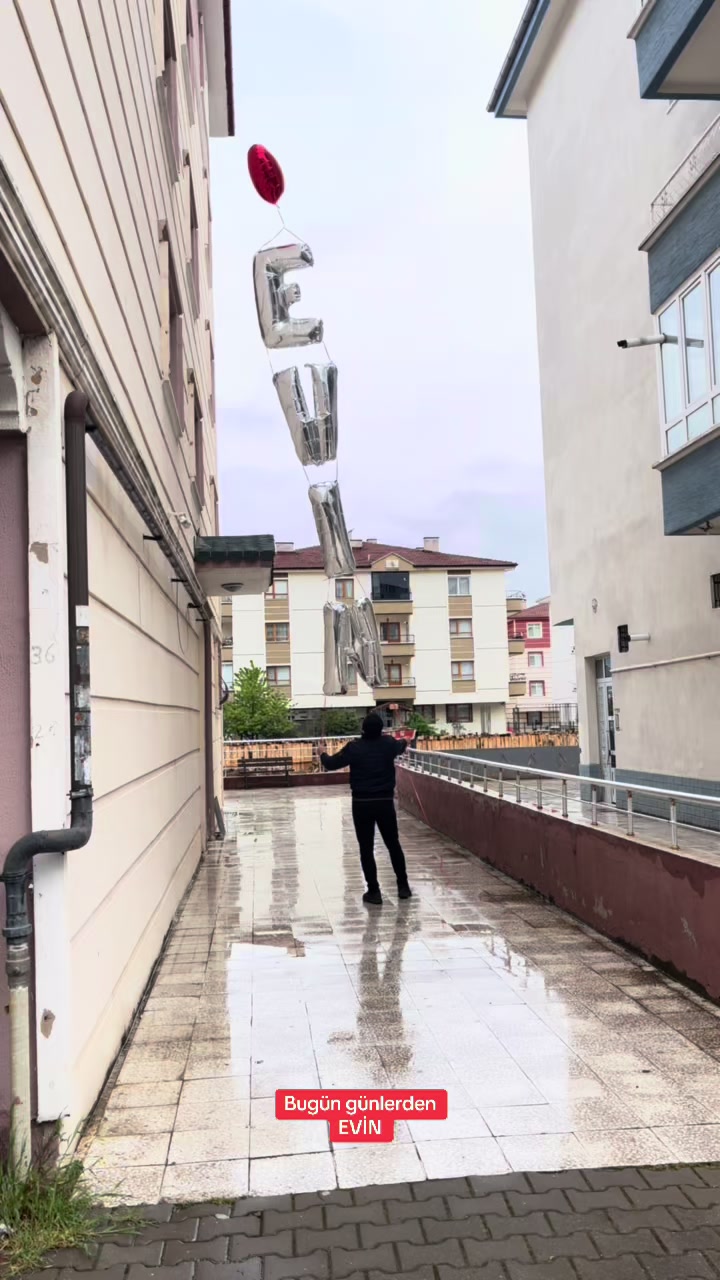 @Minnoş s&uuml;s ve parti evi