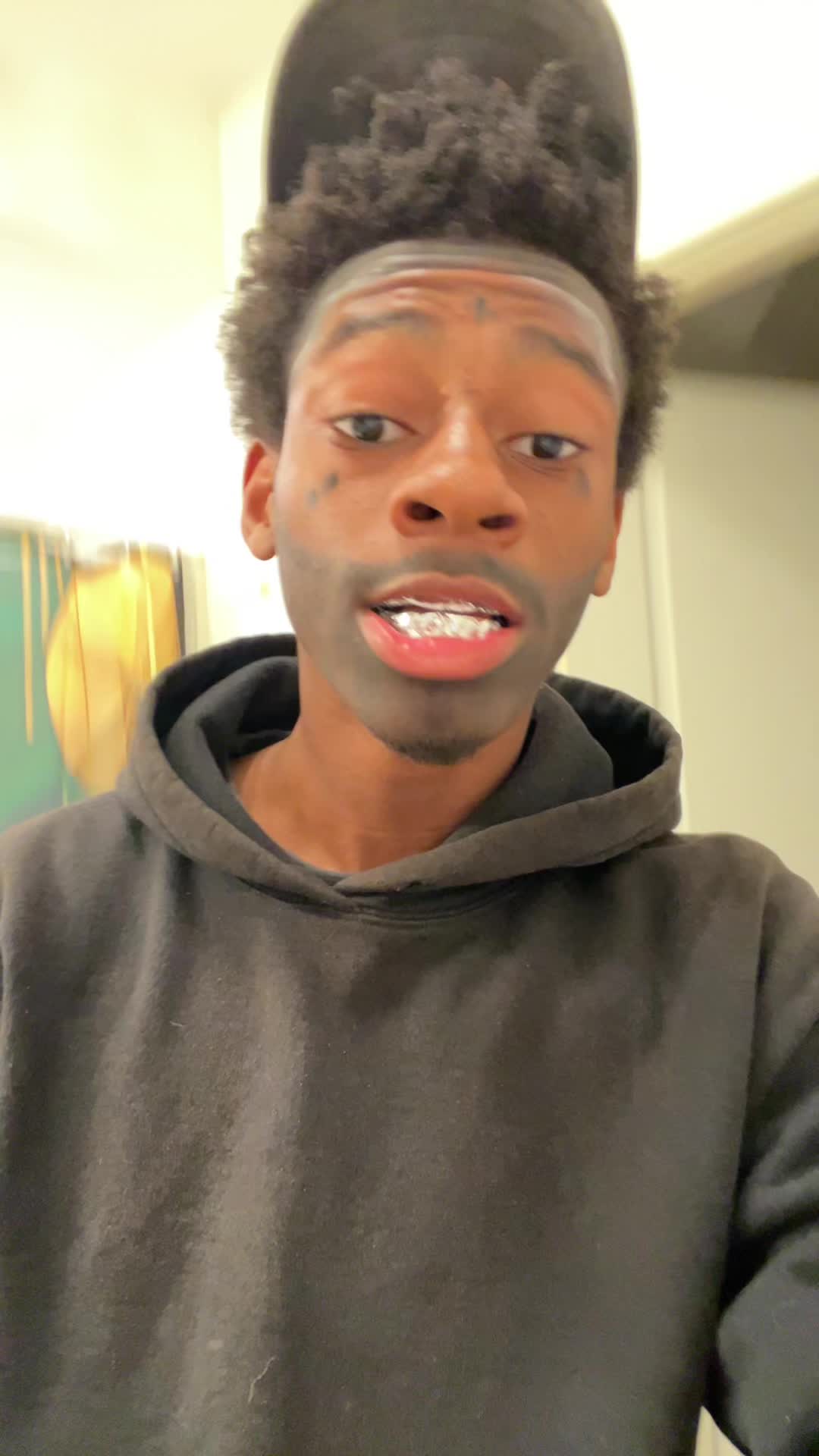@TAYTAYDUH