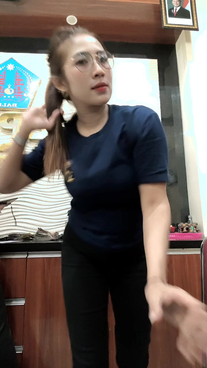 @Nia