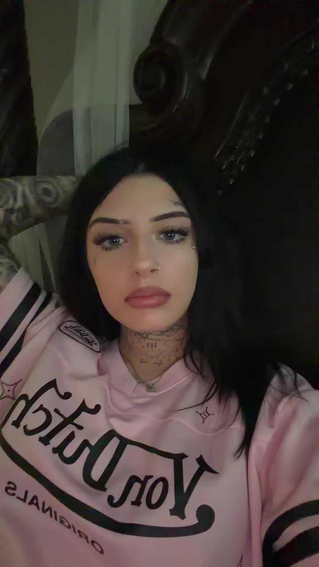 @Lilyrrrose