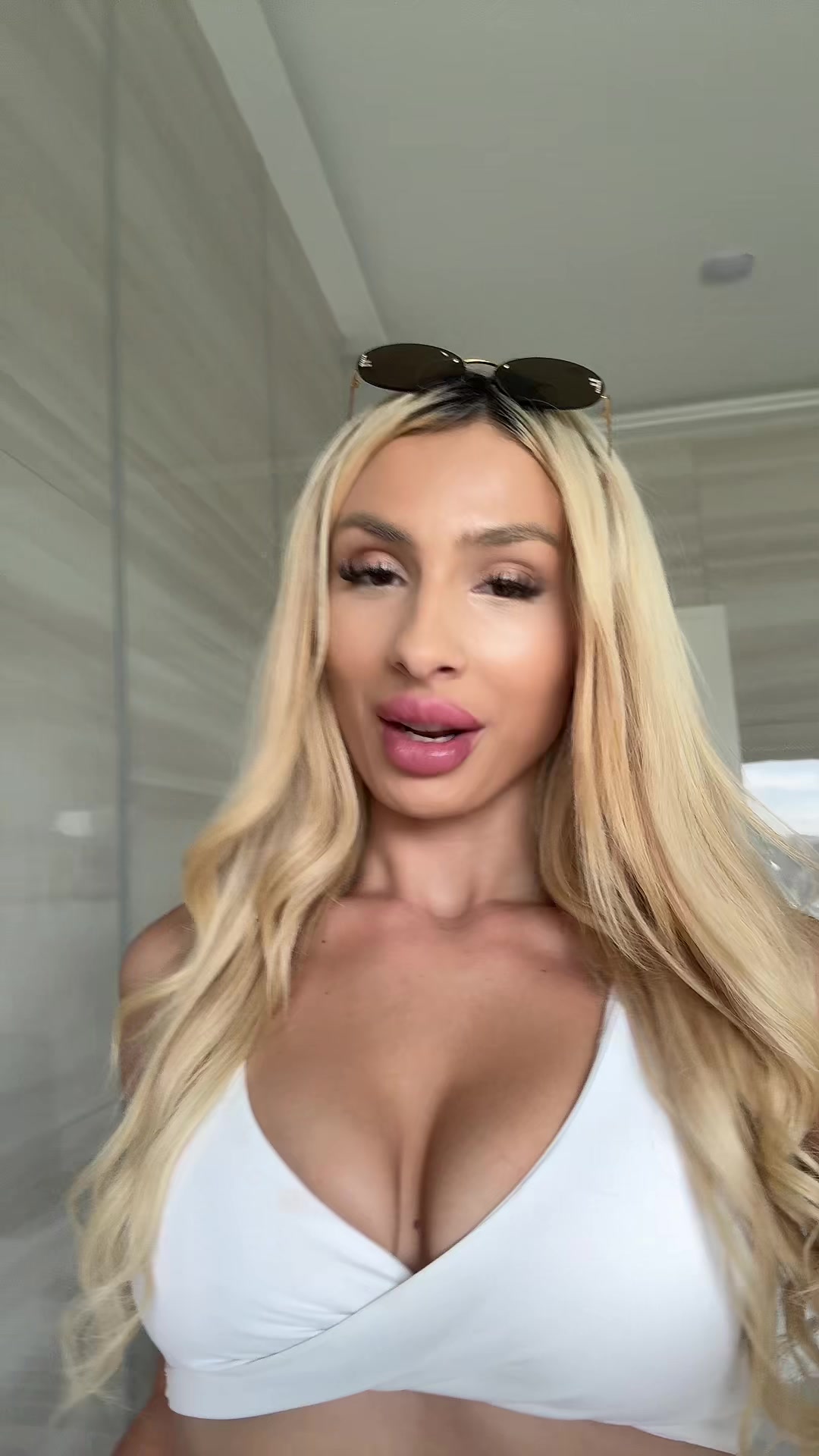 @Vazzzle