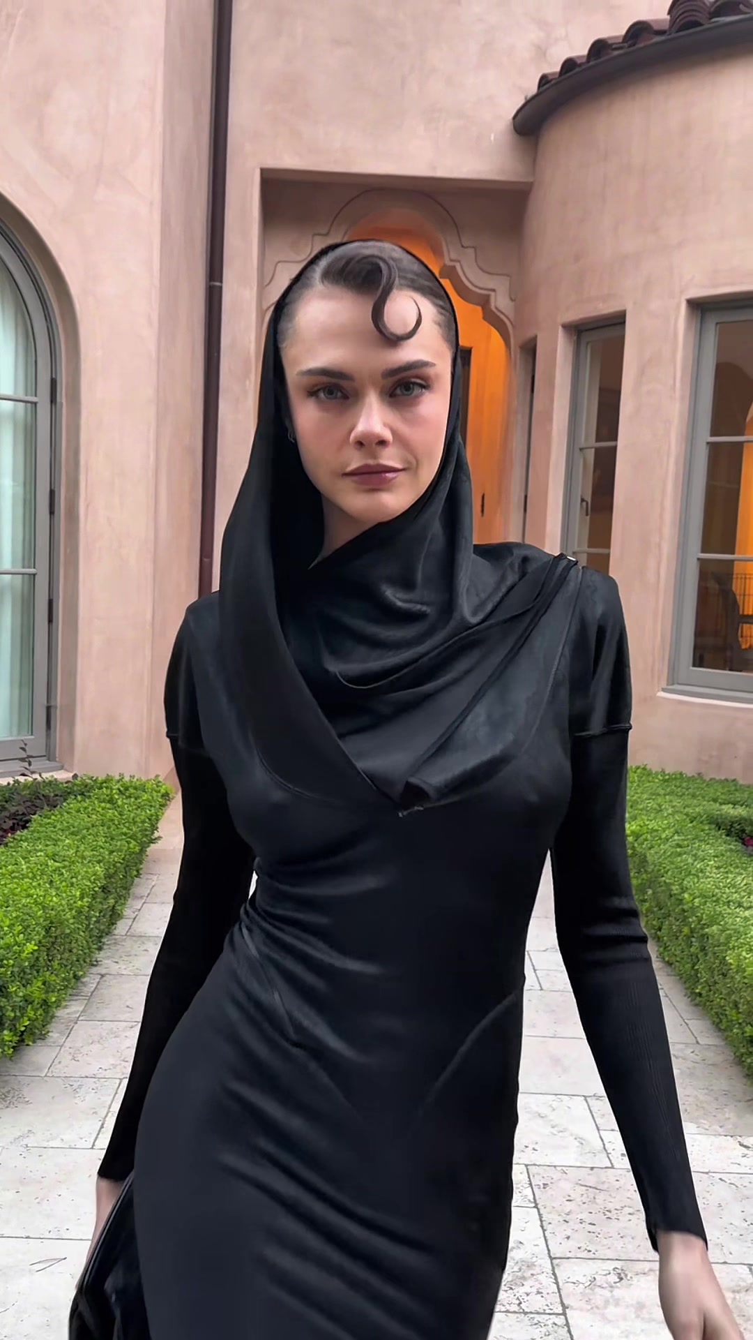 @Cara Delevingne
