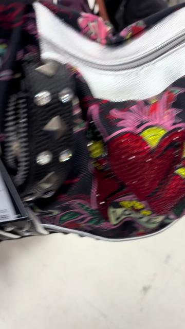 @theshoppingfren🛒🛍️👠👛👗