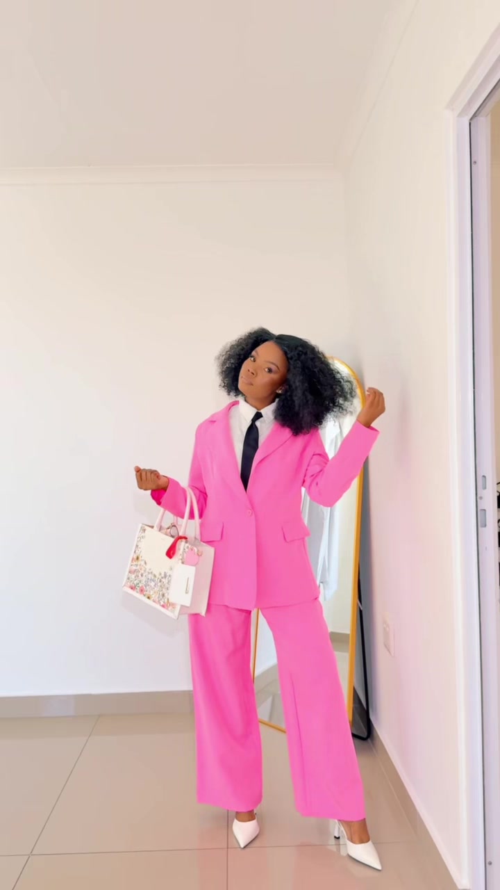 @Mpho_pink