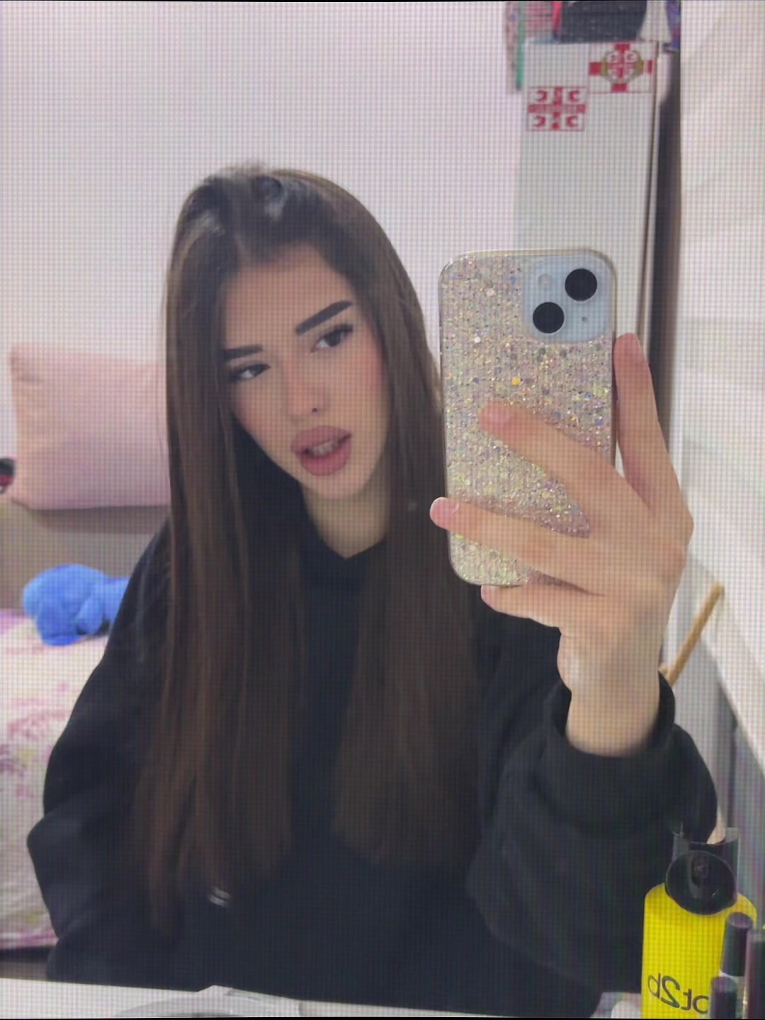 @๐ข๐ฏ๐จ๐ง๐ข๐๐