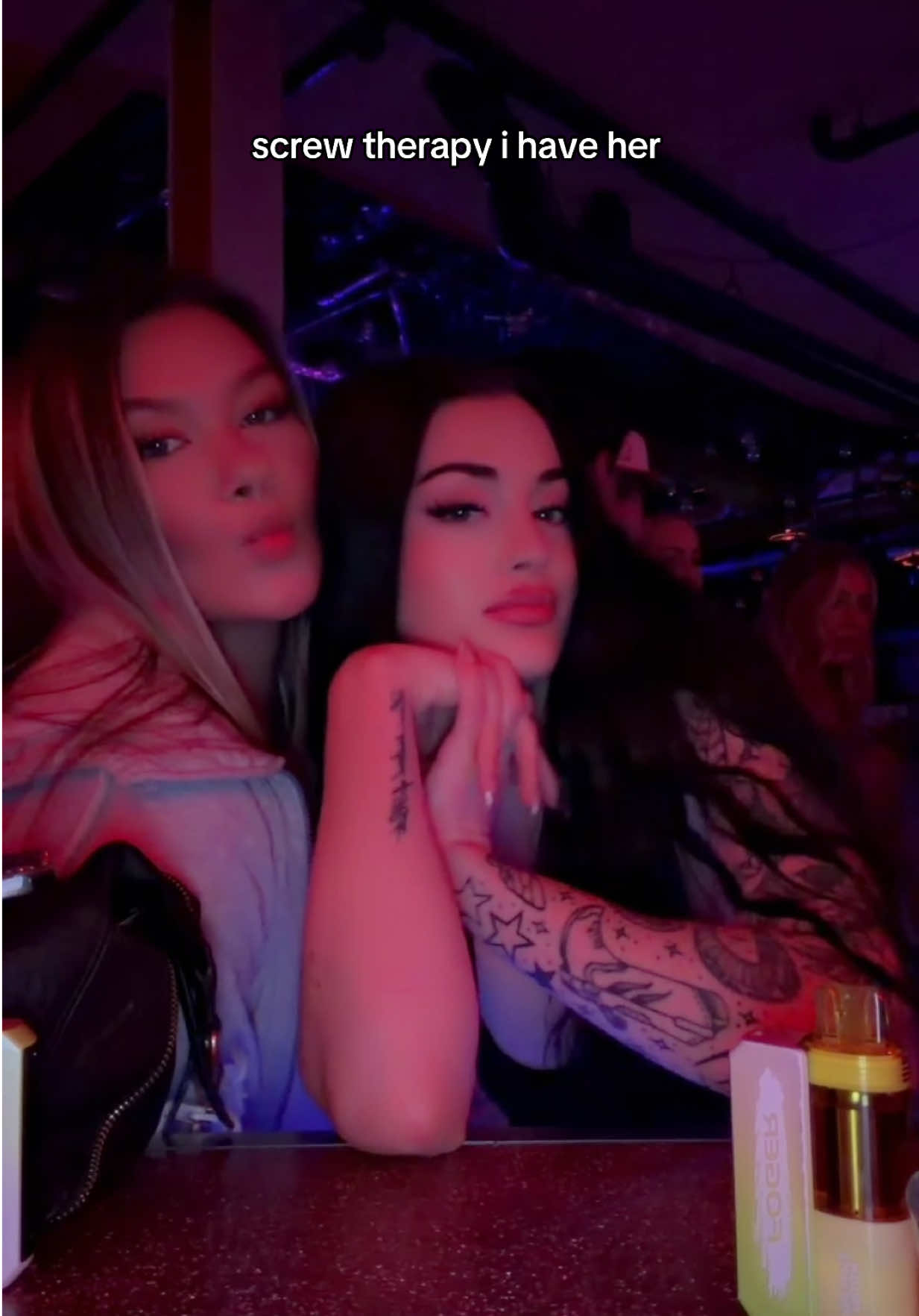 @🖤