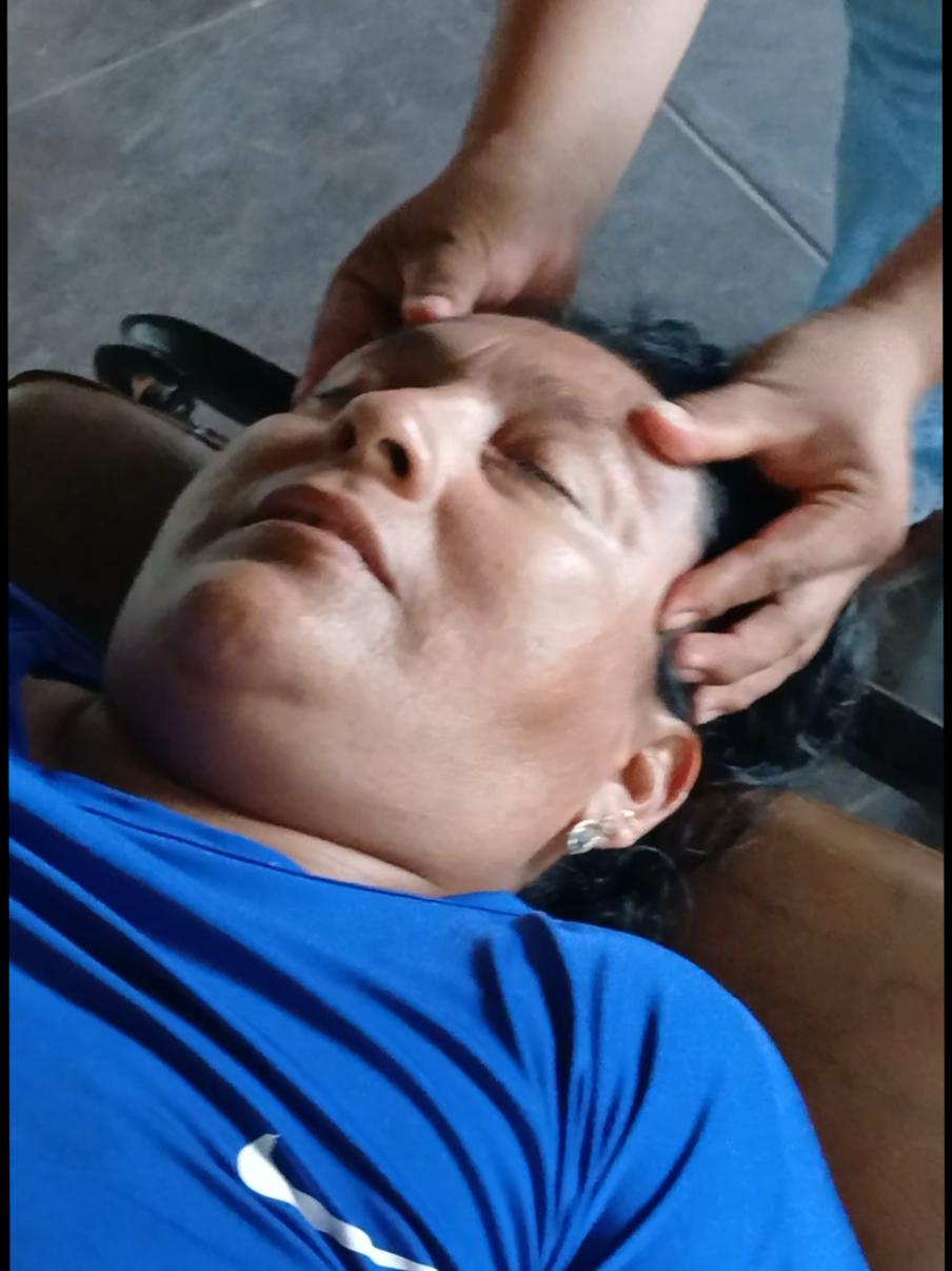 @Quiropr&aacute;ctico Nehemias Tuanama