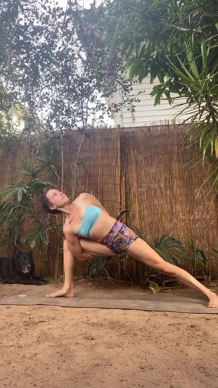 @Sarah Bublavy | Yoga + Fitness