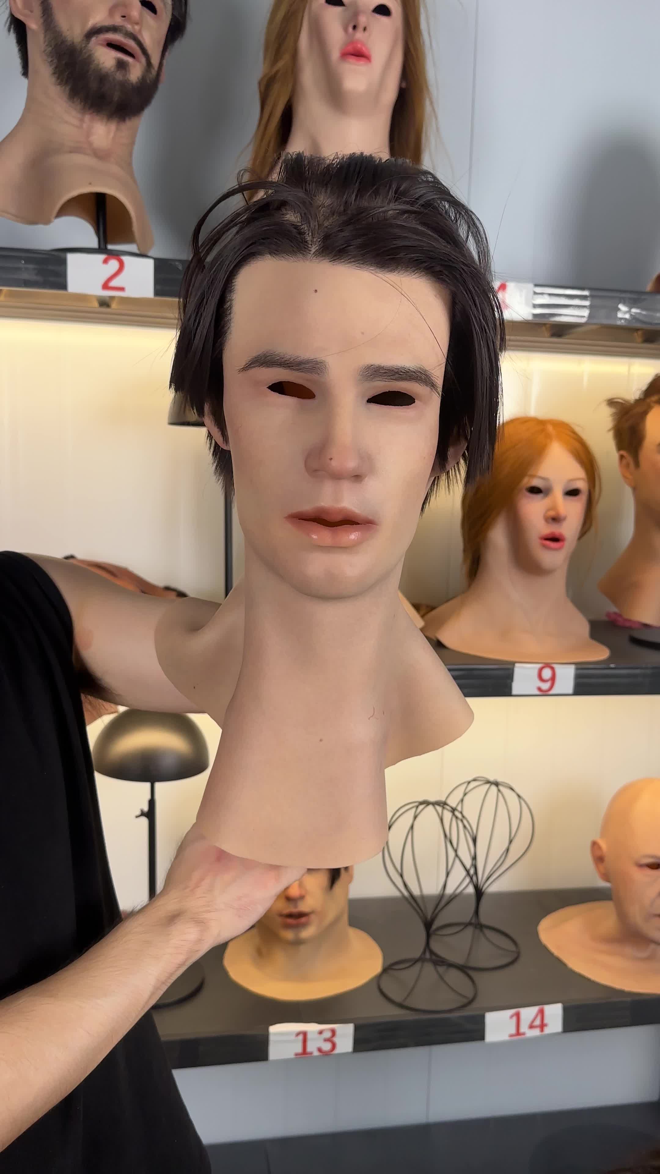 @Lifelikemask