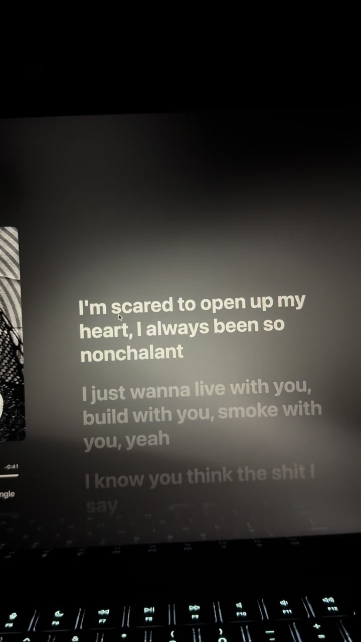 @🎧