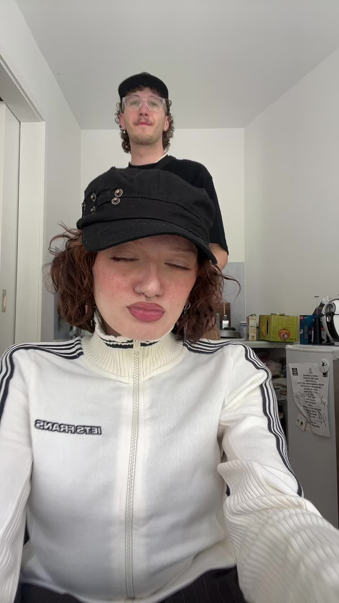 @laura