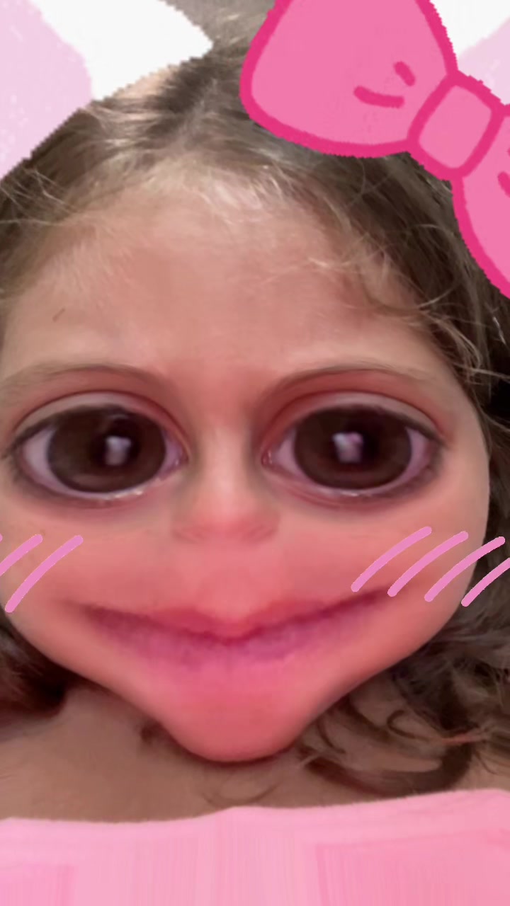 @angela_molly