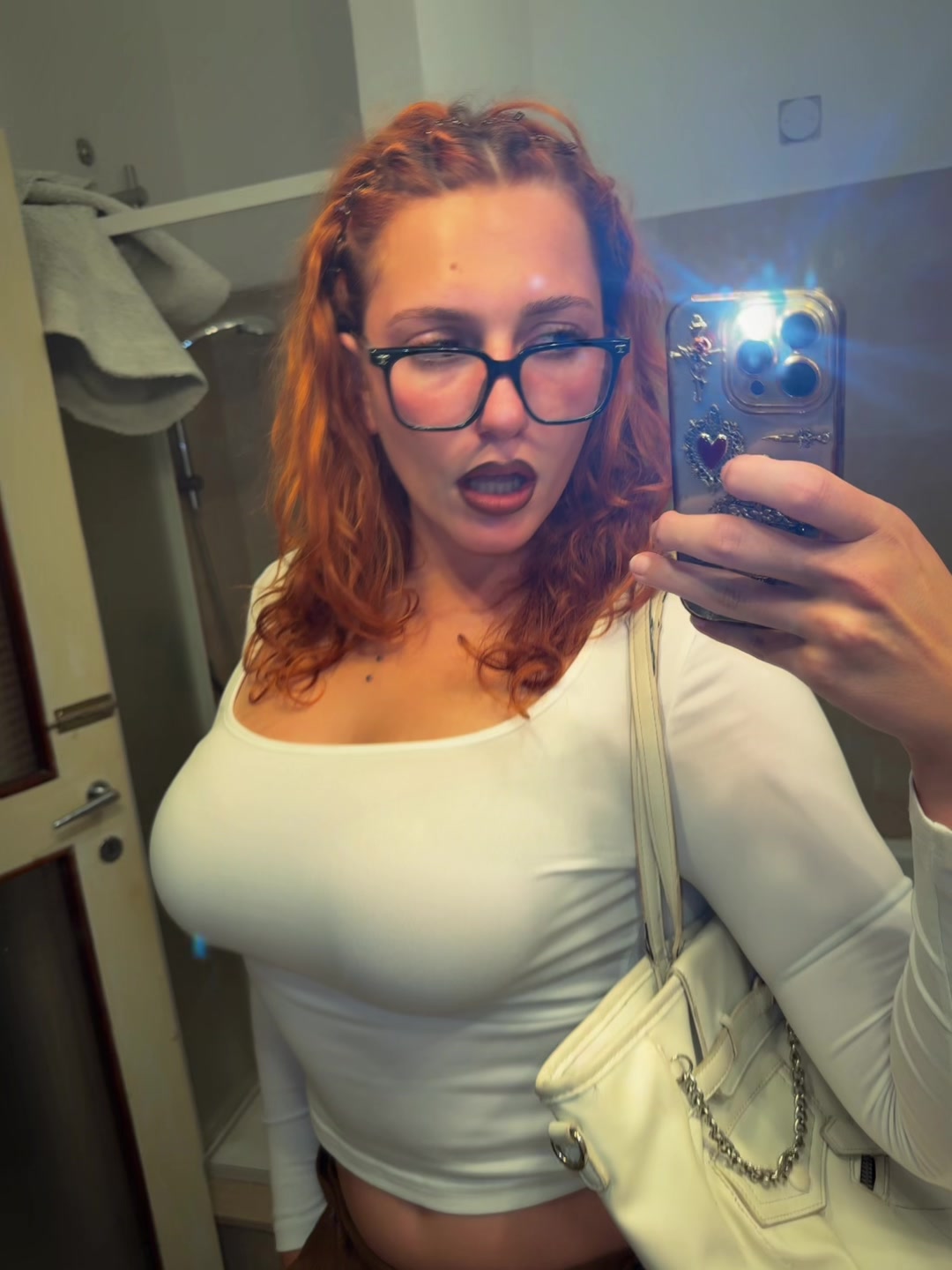@lakinkyviki