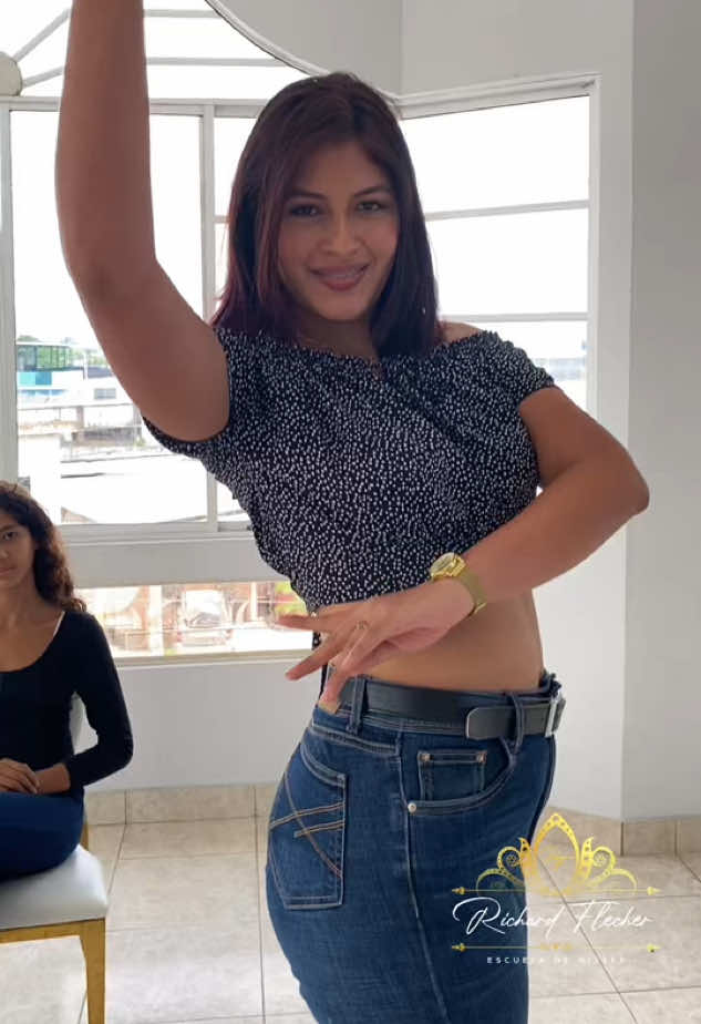 @RF Escuela De Misses 👑