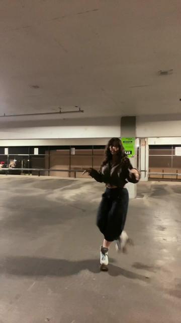 @Jada - Roller Dance Burlesque