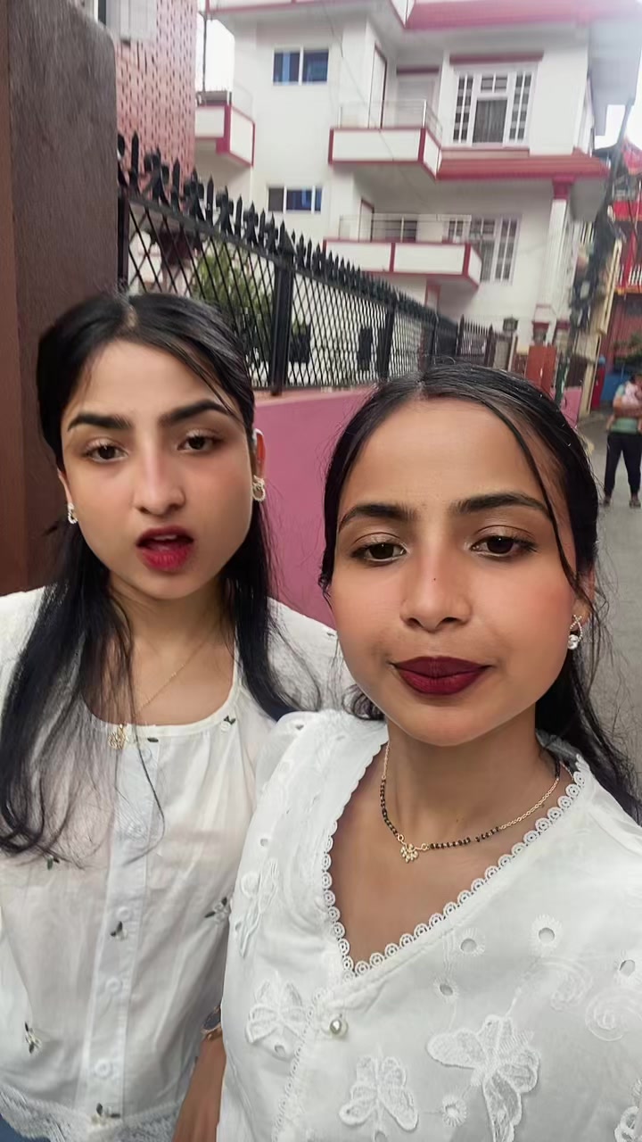 @🥹