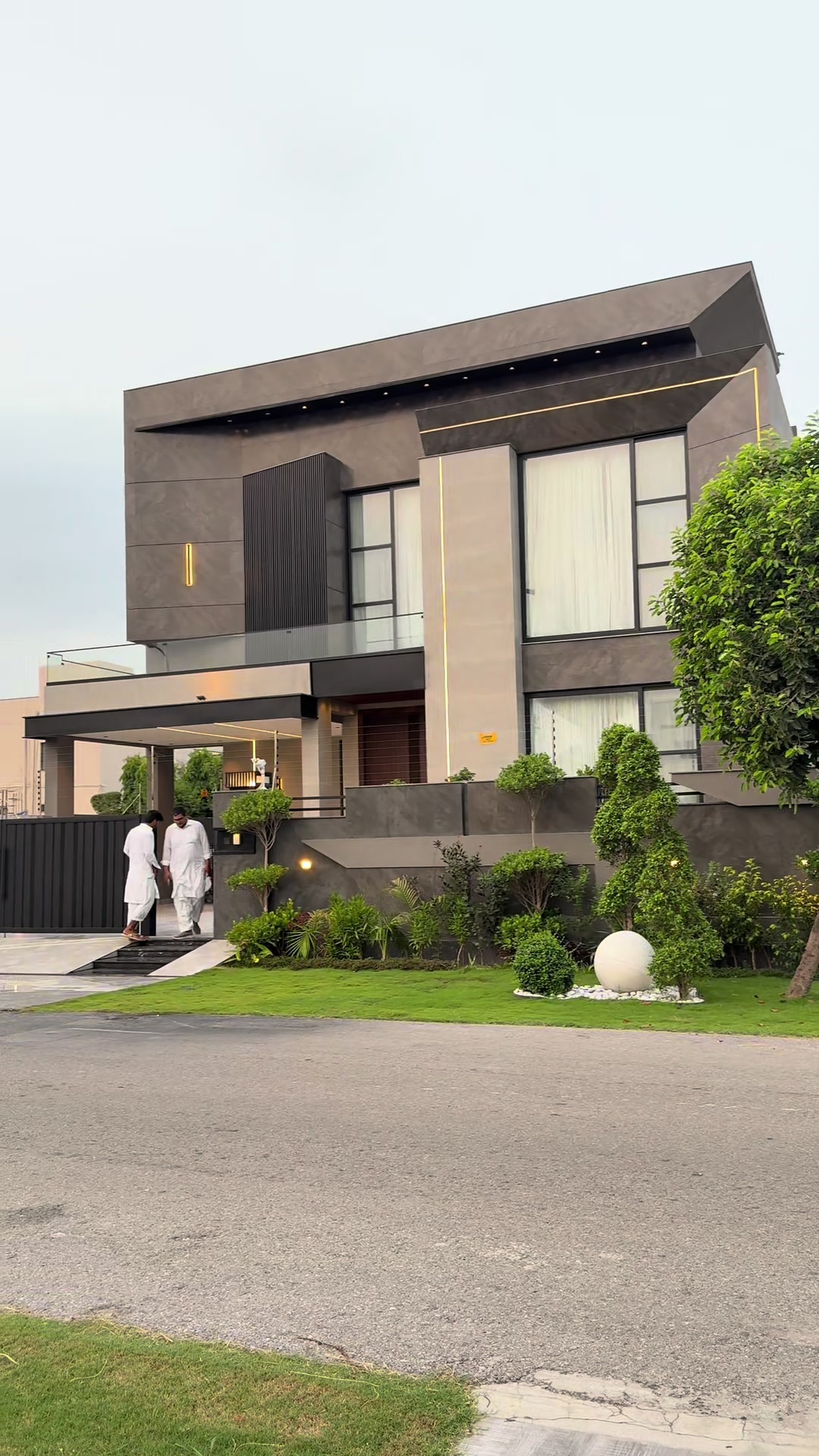 @Iconic Homes DHA