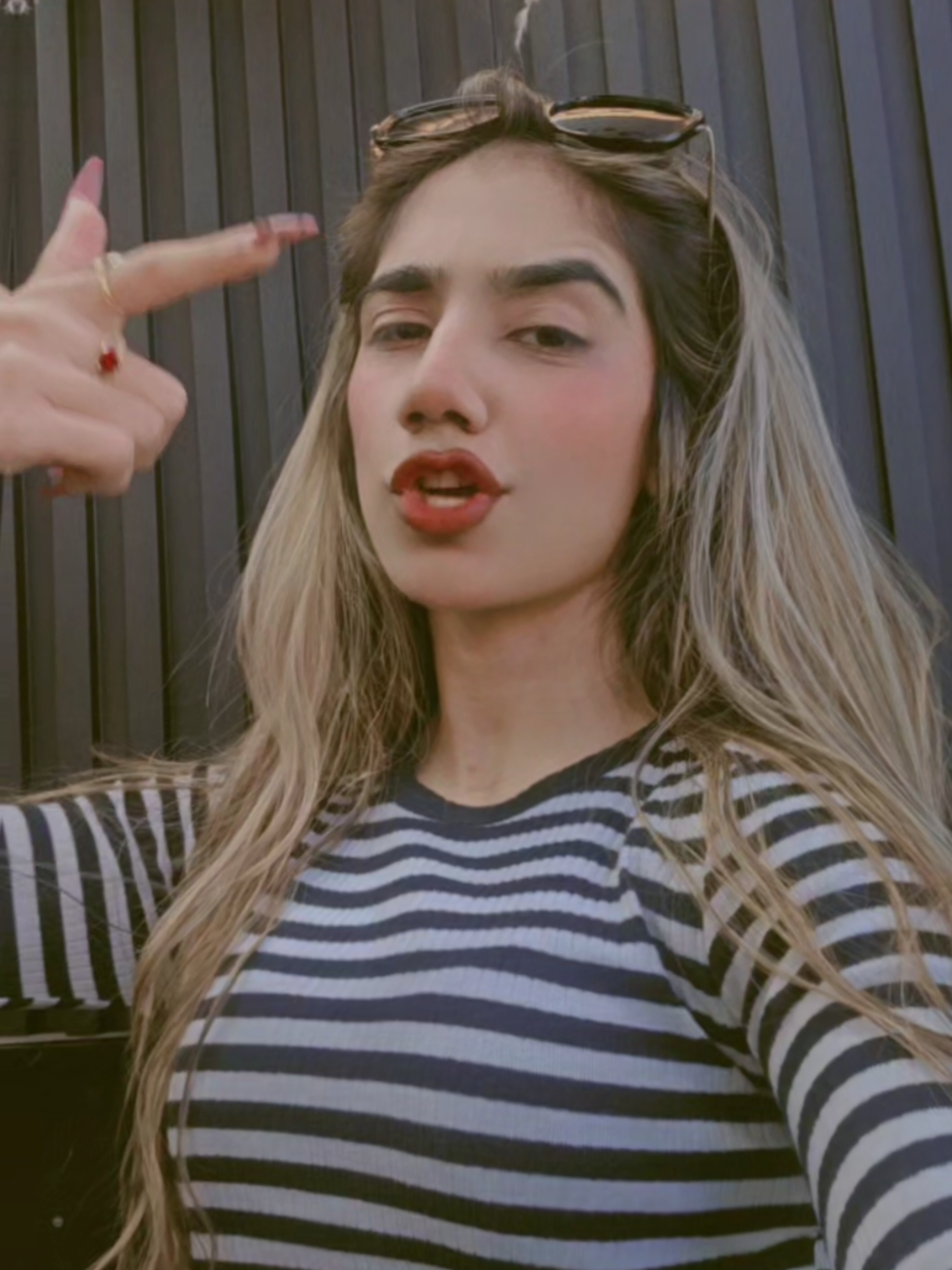 @🦋