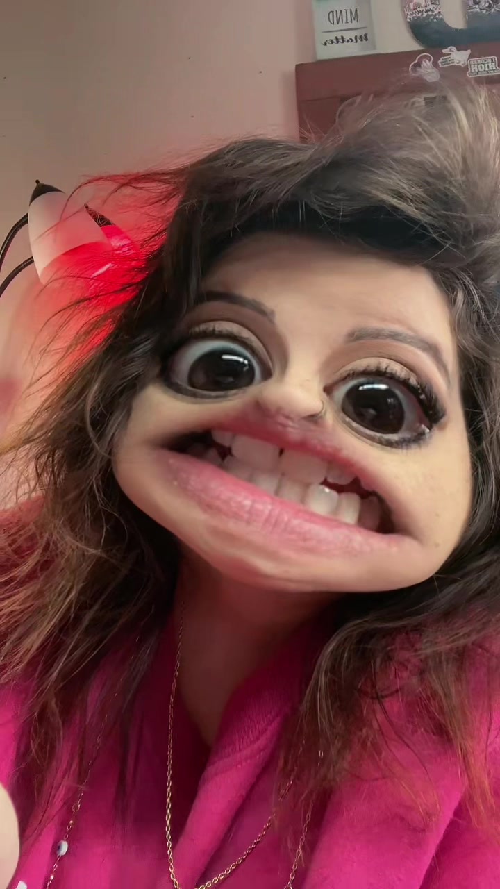 @Dee_fineapple