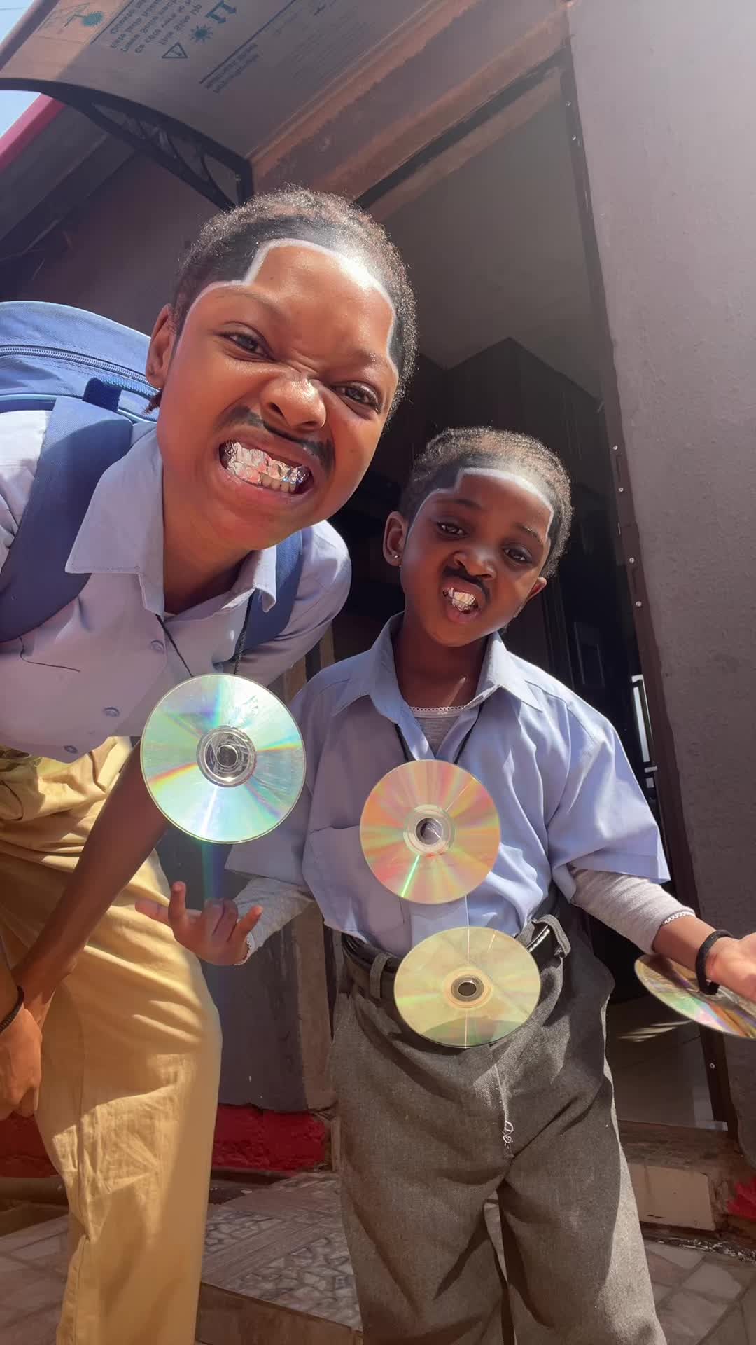 @Tshiamo