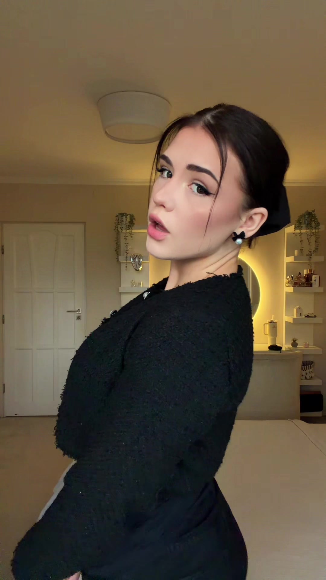 @𝐄𝐦𝐦𝐚