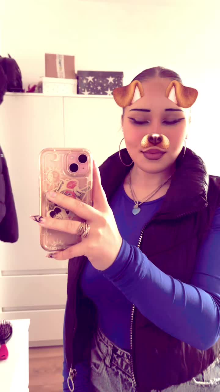 @nikolomia