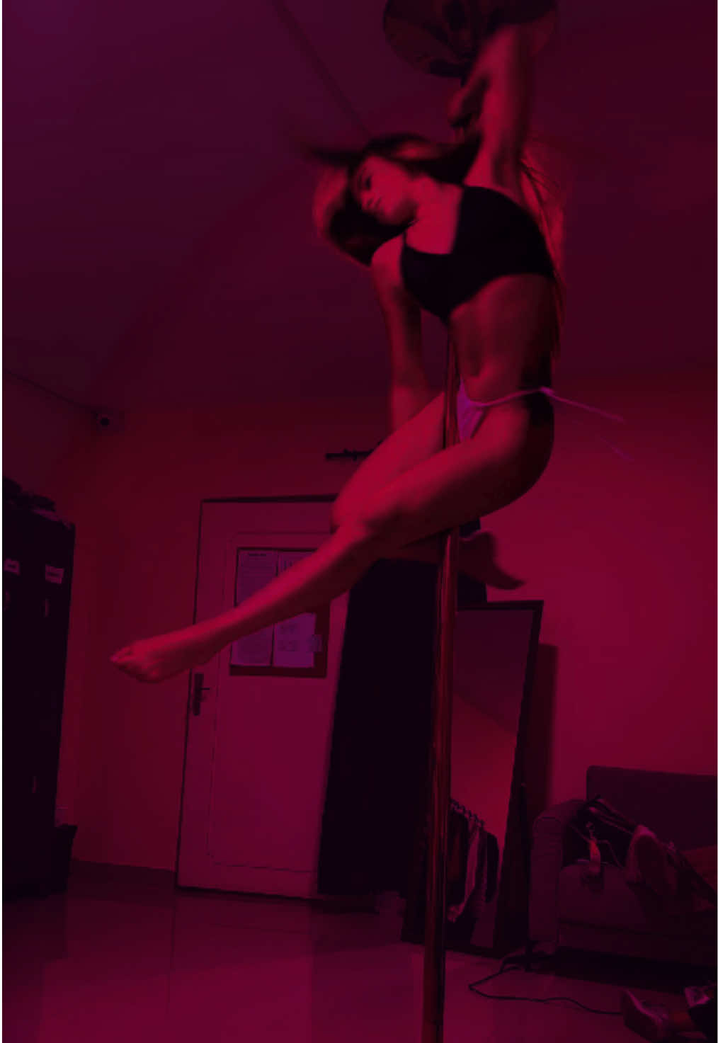 @LAURA DELGADO POLE 💛