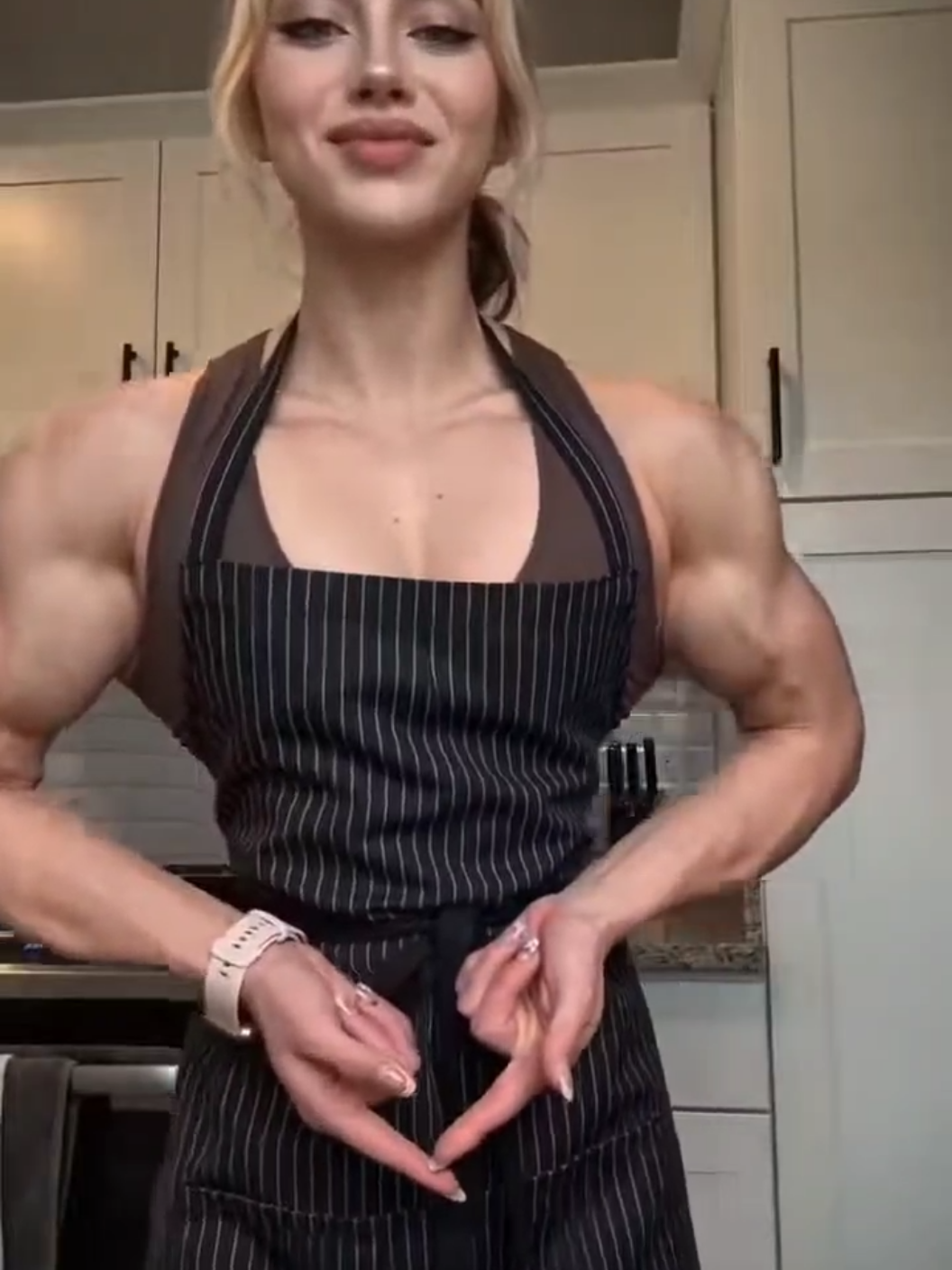 @muscle.girl.queens