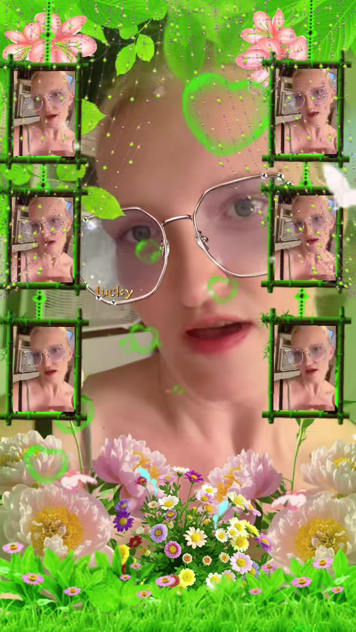 @datgirl_holly_nicholle