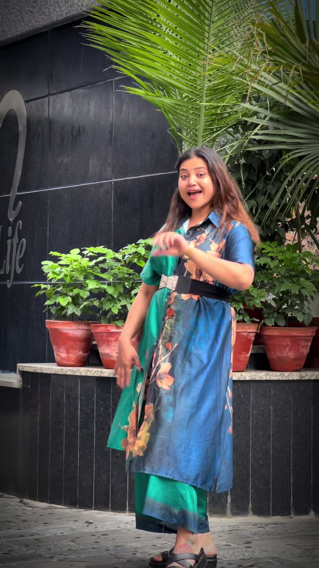 @Tika jaisi 🧿 राधे राधे 🦚🙏