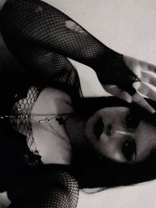 @lilly ✟☠︎︎