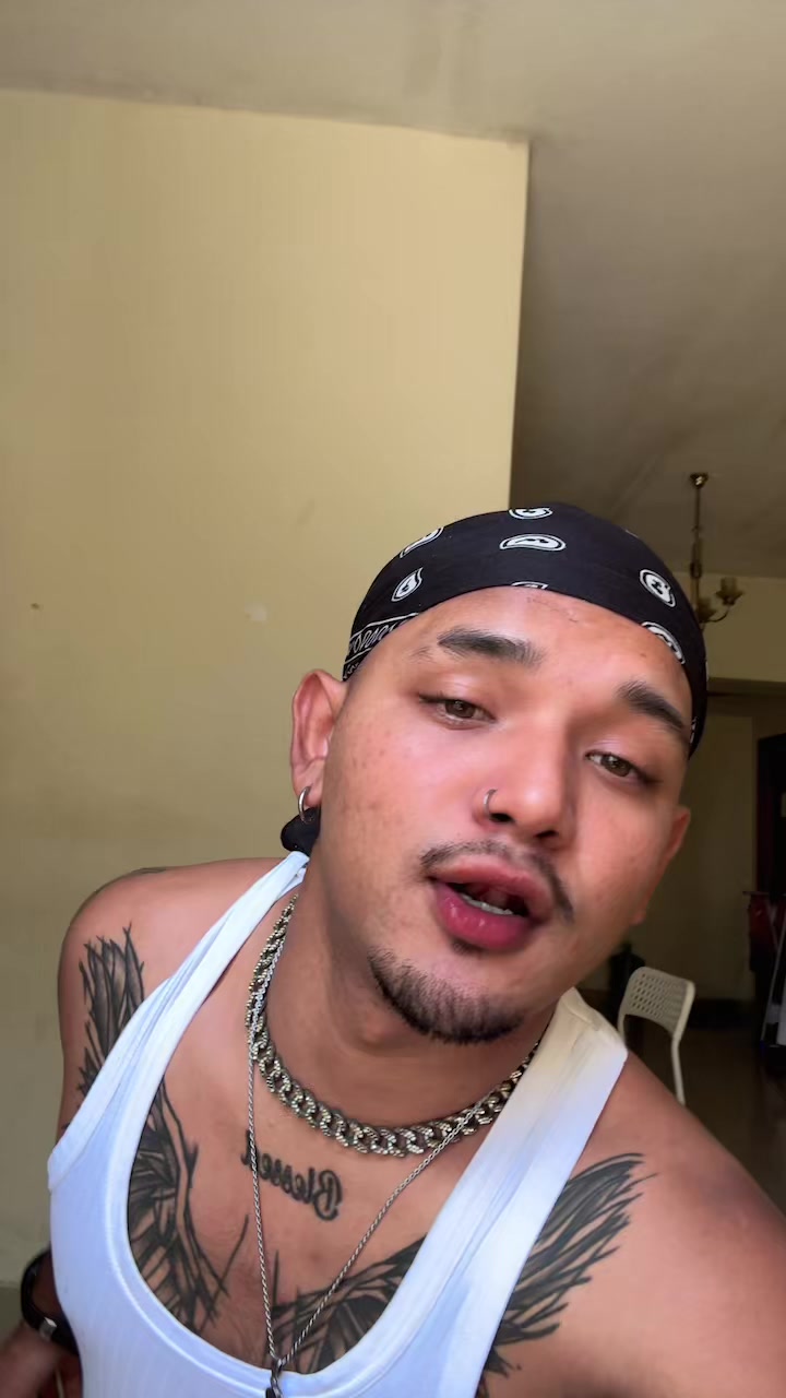 @HottieZams🩸