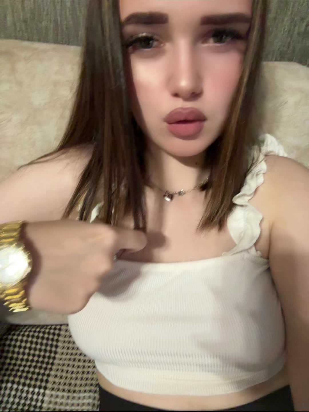 @👅