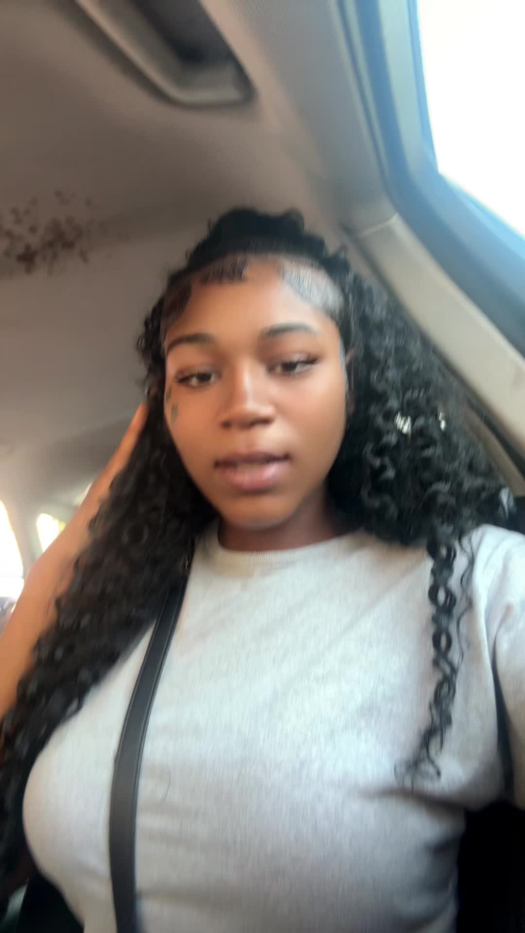 @DESIRAE 🎀