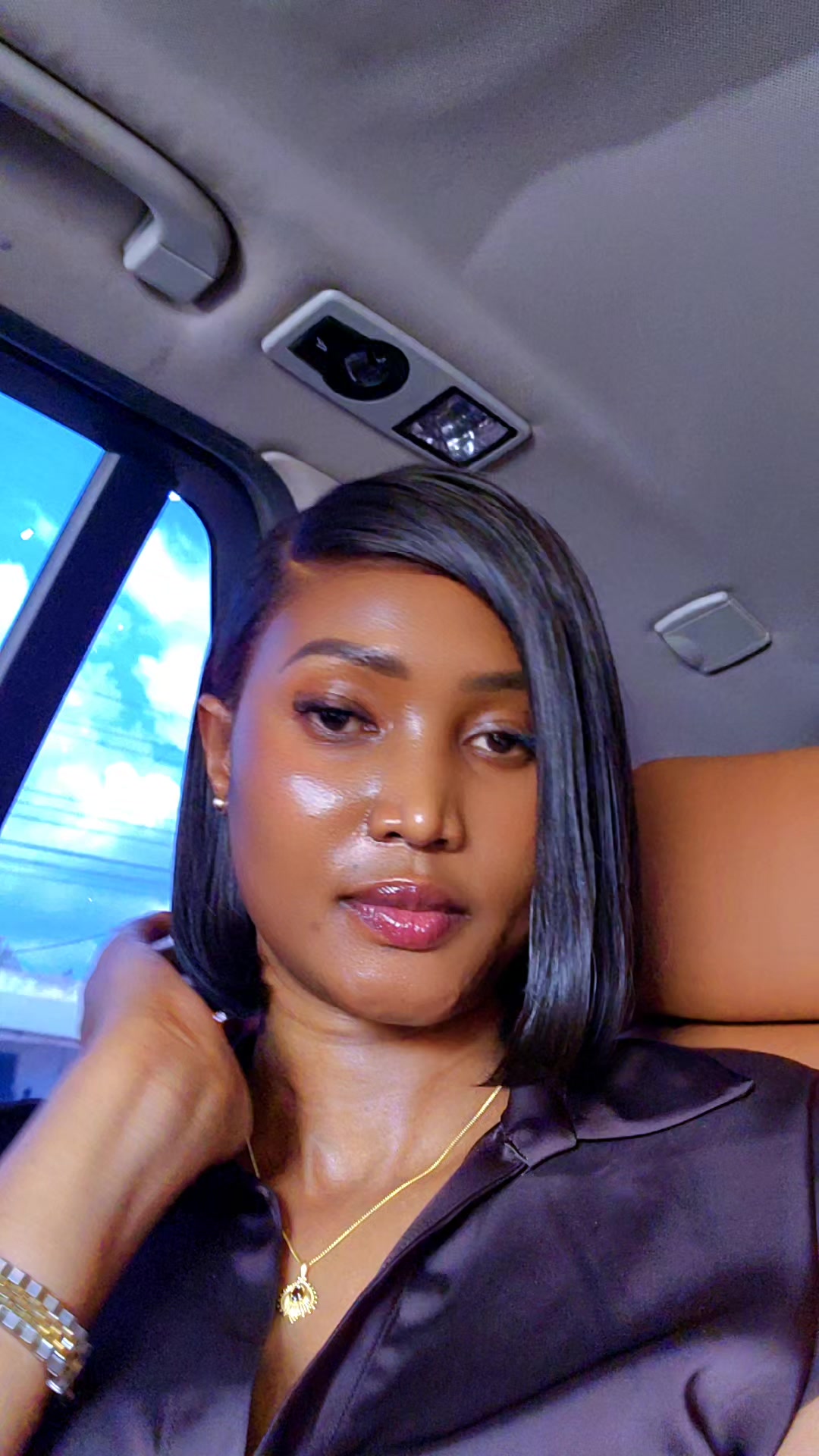 @QueenAheu