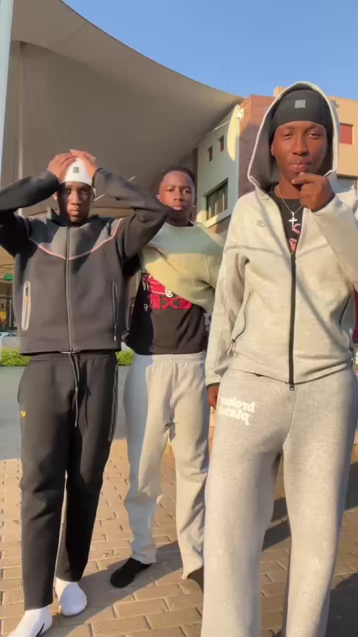 @𝓜𝓪𝓬𝔁𝓮𝓷🔱🤩