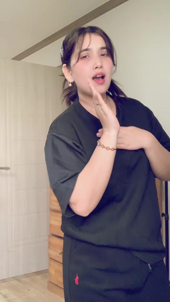@Binitaa ᥫ᭡🥰