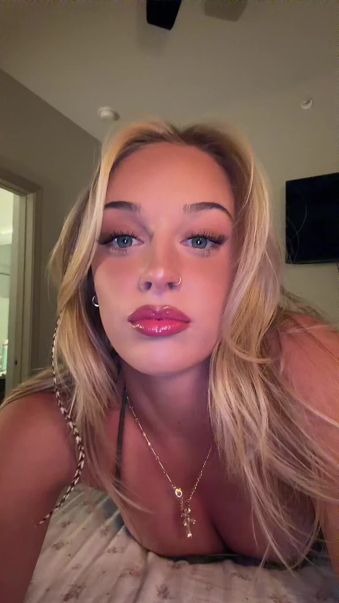 @abbycarfaro