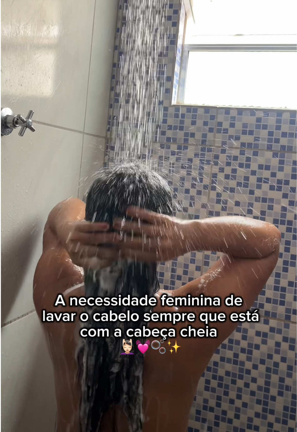 @Lari_motta