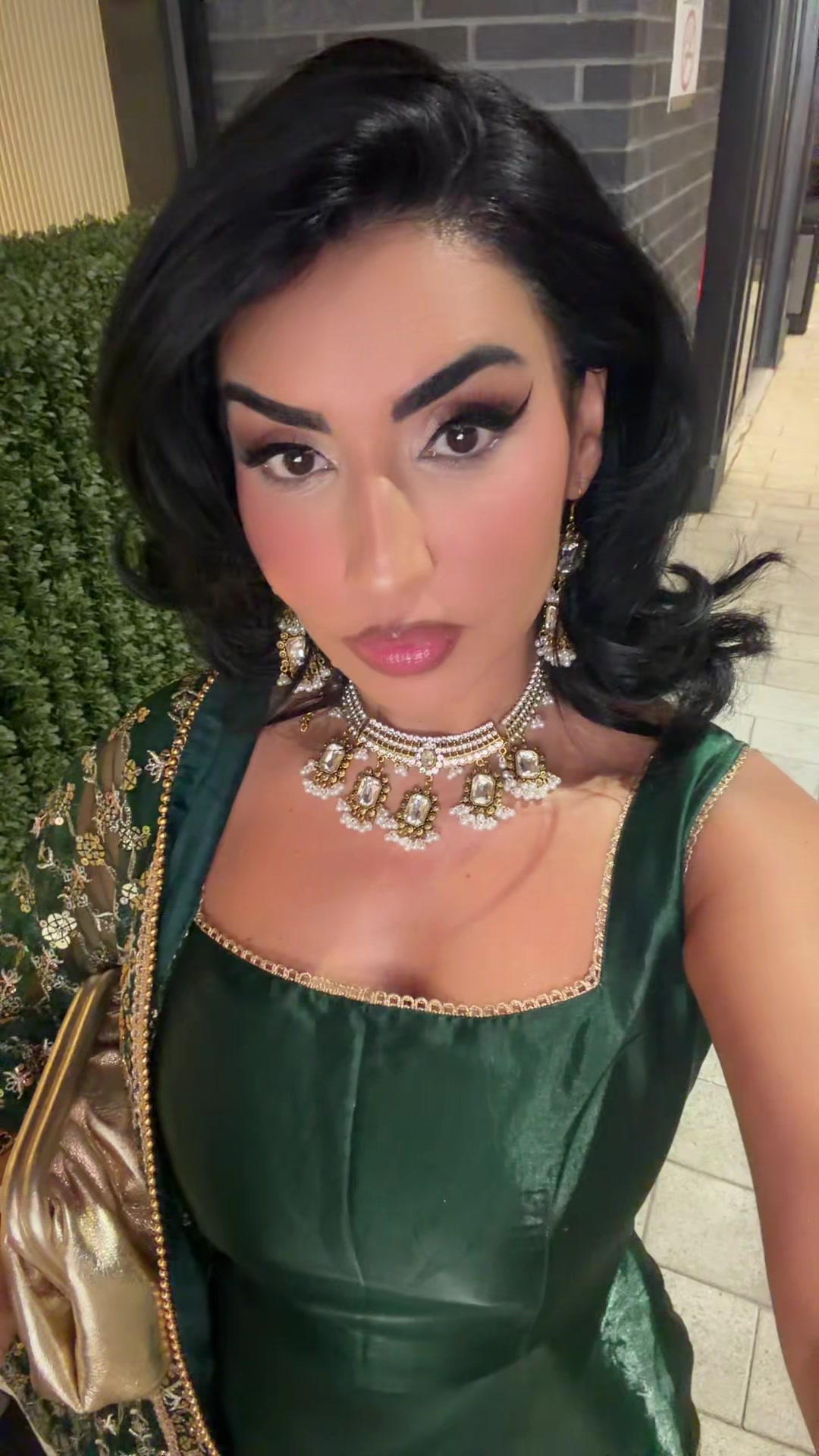@zarazaherr