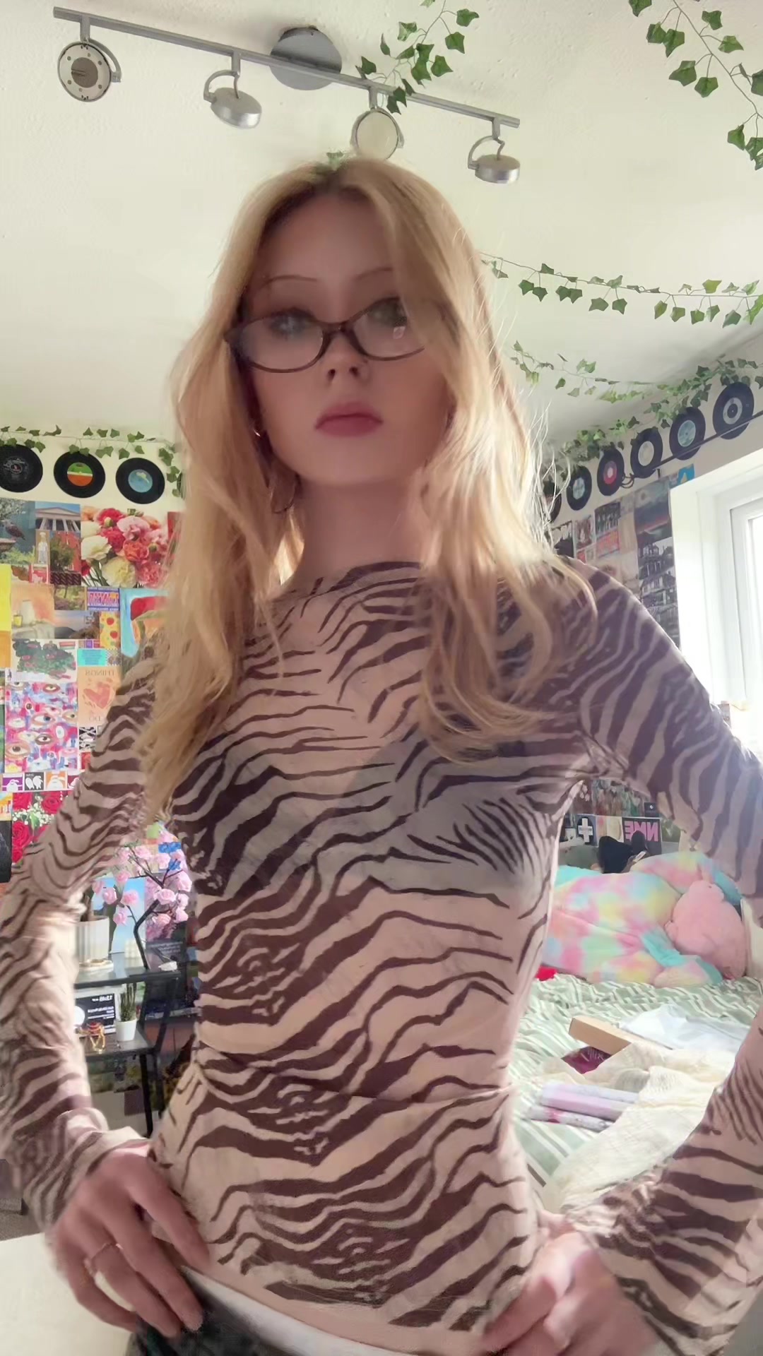 @✮